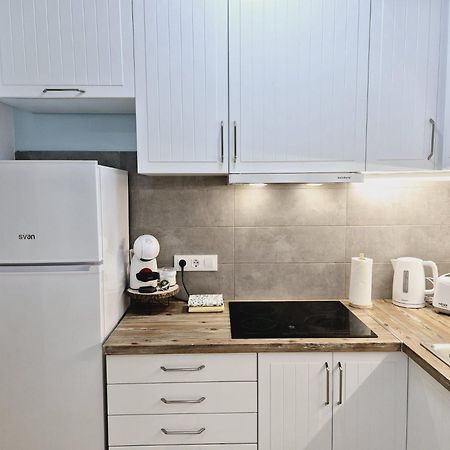 La Casa De Veronica - Serene Apartment With Shared Pool, Steps From The Beach Torrevieja Exterior photo