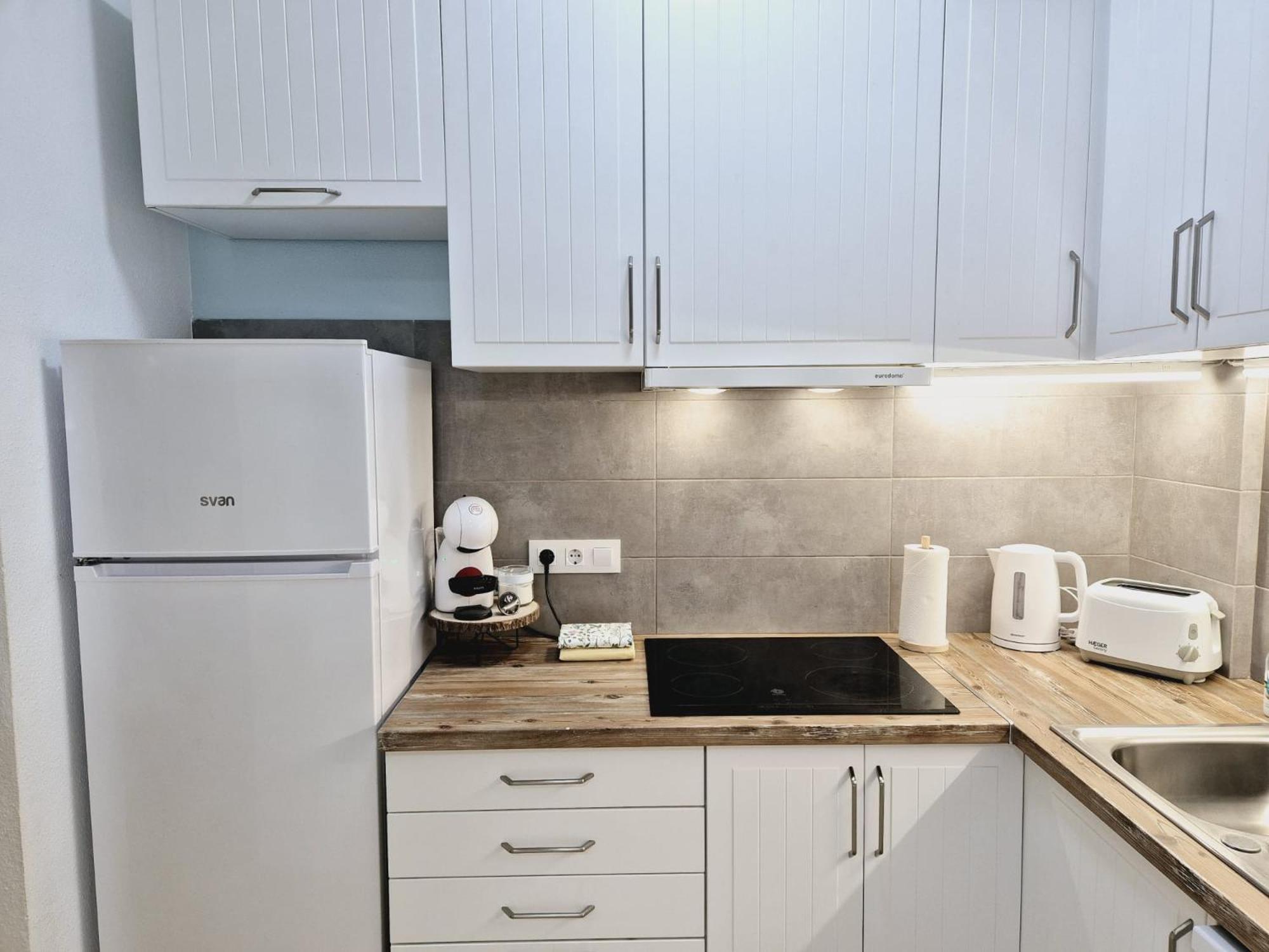 La Casa De Veronica - Serene Apartment With Shared Pool, Steps From The Beach Torrevieja Exterior photo